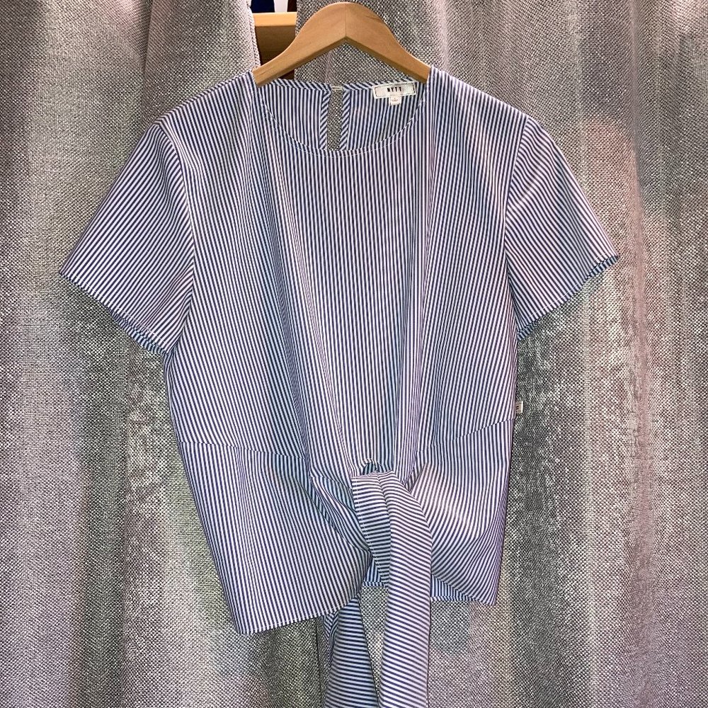 Short-sleeved top